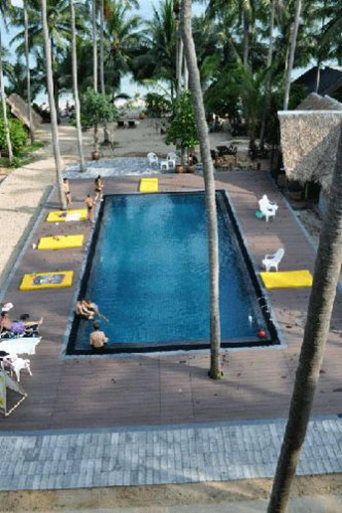 Coconut Resort 3*